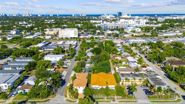 Building Photo - 1428 SW 4th Ave