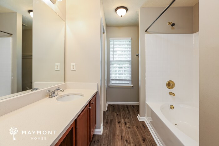 Building Photo - 1350 Ambercrest Way