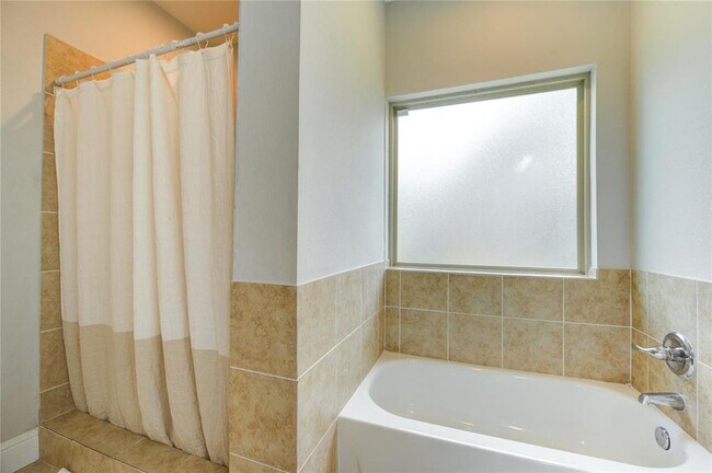 Building Photo - 3805 Shelby Cir