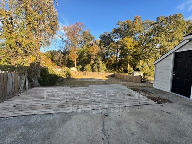 Building Photo - 5272 Spinnaker Ct