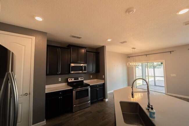 Building Photo - 2670 Fawn Point Dr