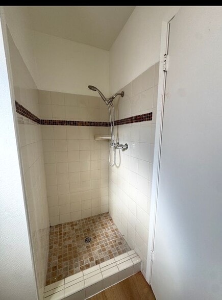 Building Photo - 25981 Cherrywood Dr