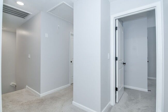 Building Photo - Haynes Station - 4 Bedroom 2.5 Bath