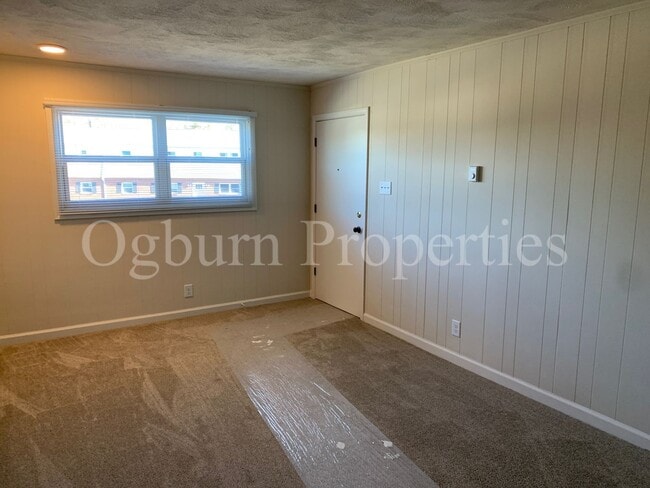 Building Photo - 219 Mayberry Ave