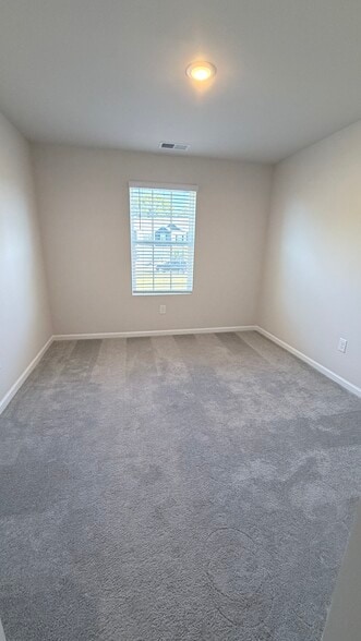 Building Photo - 100 Luzu Way