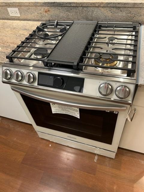 Building Photo - West 20th St 3 BD 2BA  Duplex-  11Ft Ceili...
