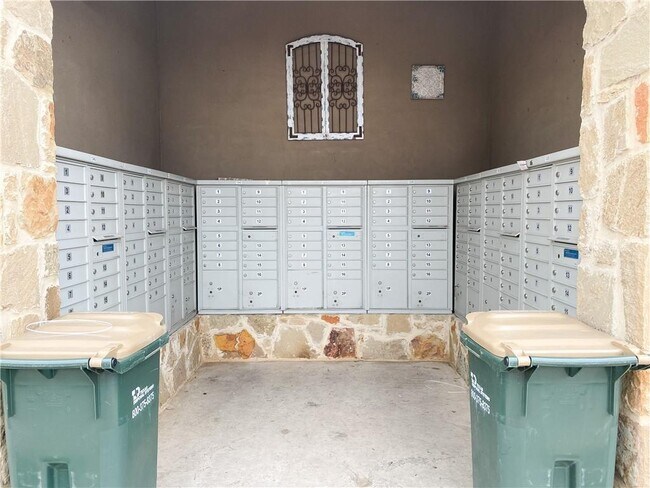 Building Photo - 11400 W Parmer Ln