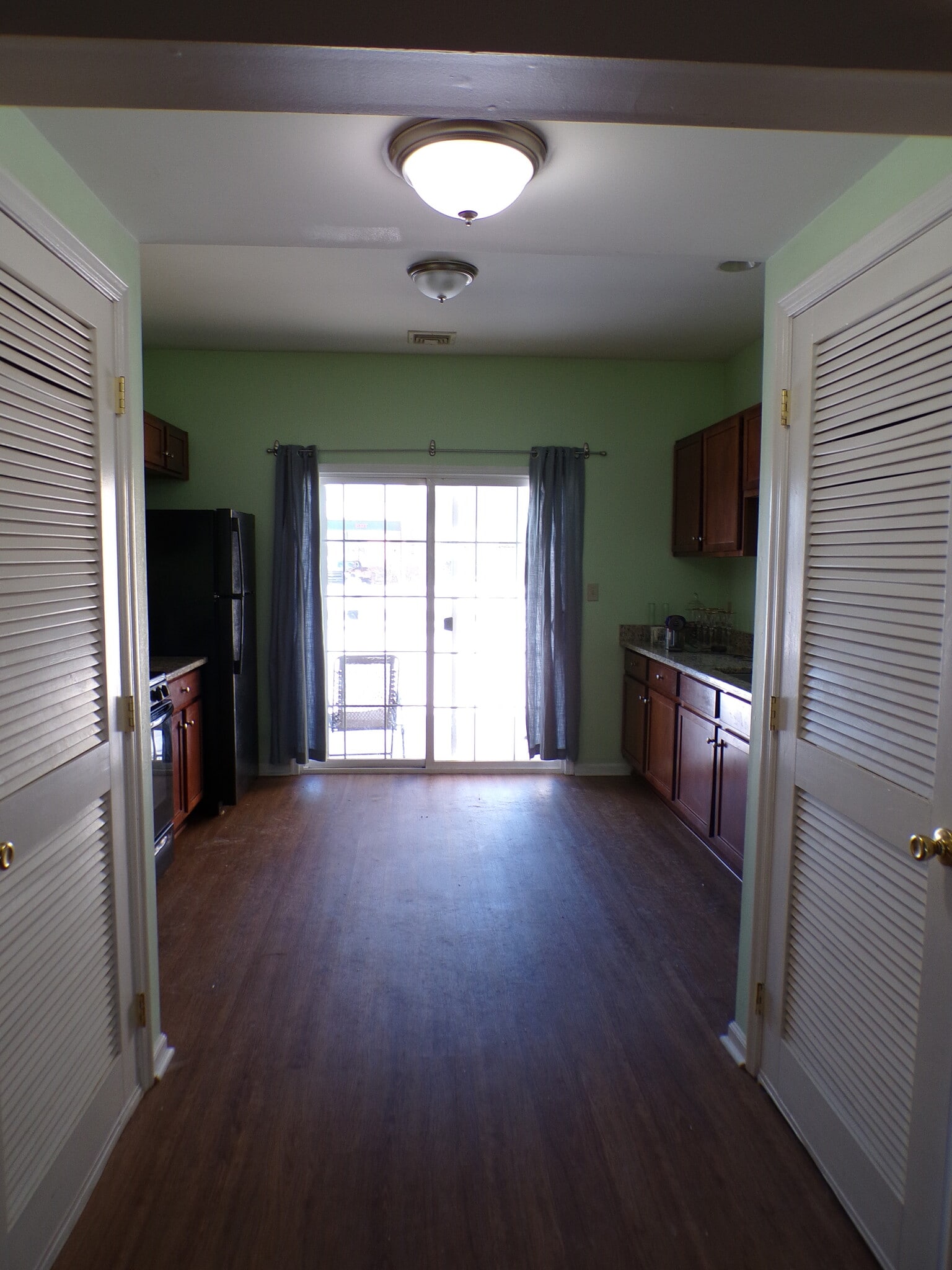 Kitchen - 2022 Mercer Way