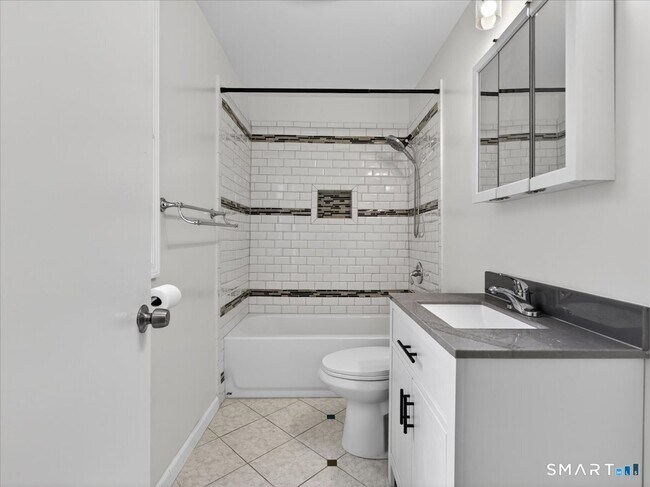 Building Photo - 91 Jewett St