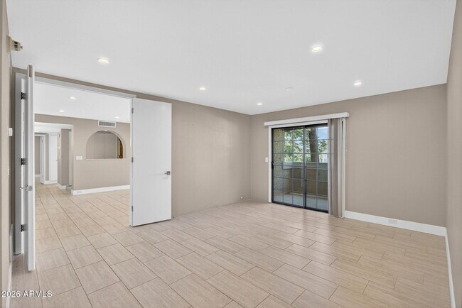 Building Photo - 7557 N Dreamy Draw Dr