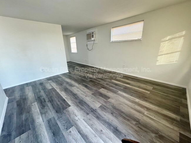 Building Photo - 10179 106th Ave N