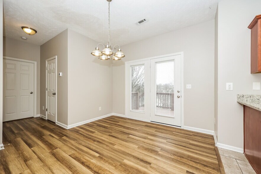 Building Photo - 1116 Harmony Ln