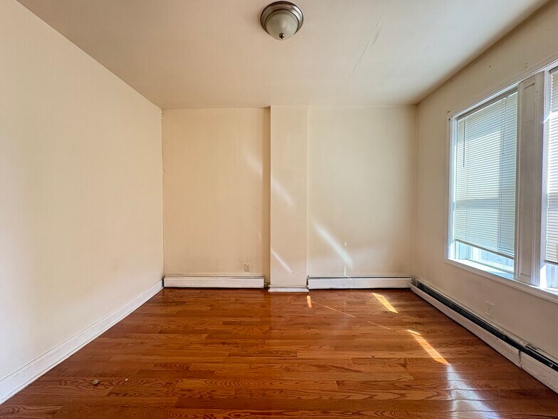 392 Rose Ave 5 - 398 Rose Ave