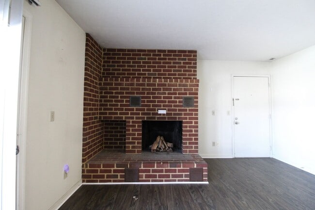 Building Photo - 1018-8 Blue Ridge Dr