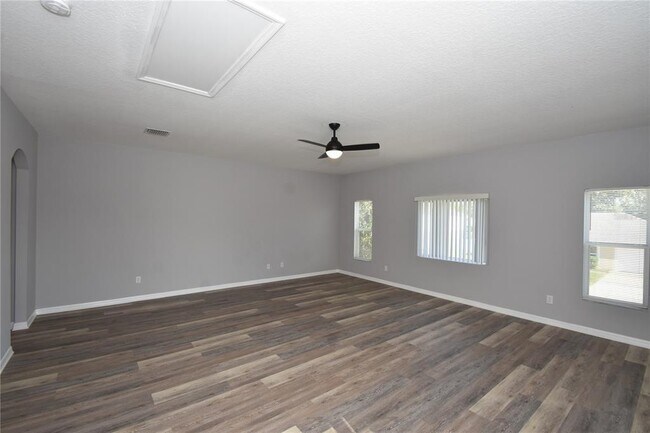 Building Photo - 6 Kathleen Trail