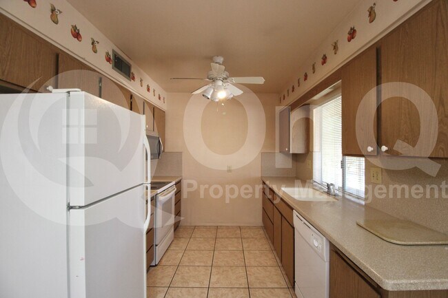 Building Photo - 10733 W Loma Blanca Dr