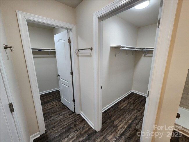 Building Photo - 326 Sadie Dr