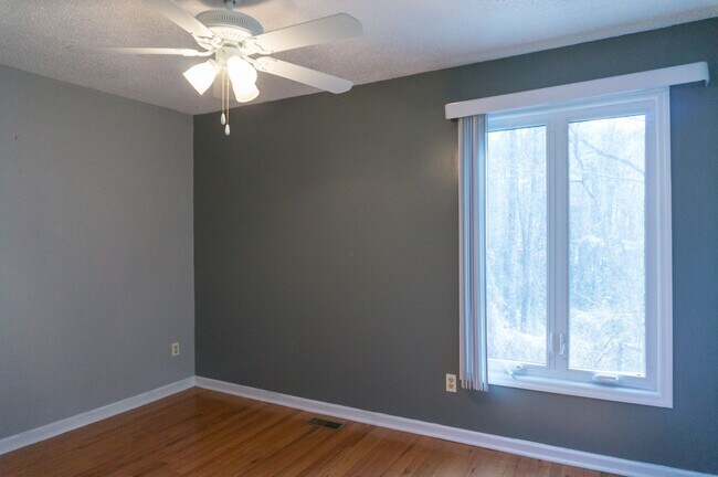 Building Photo - Charming Townhouse in Arden with Swimming ...