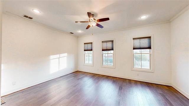 Building Photo - 620 S Pearl Expy
