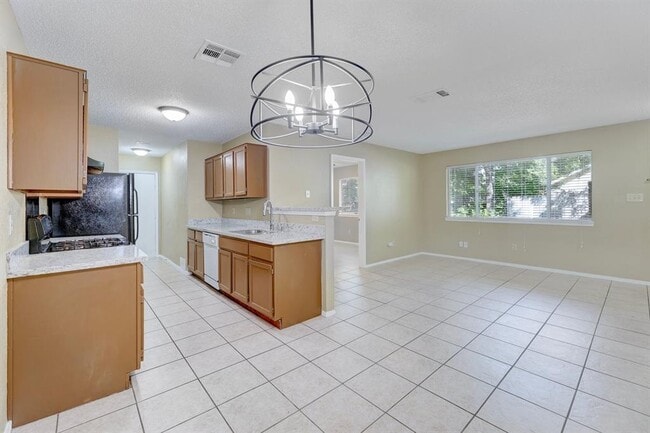 Building Photo - 12302 Dellrey Dr