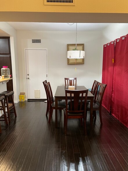 Building Photo - 23924 Arroyo Park Dr