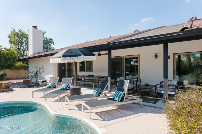 Building Photo - 12271 N 74th St