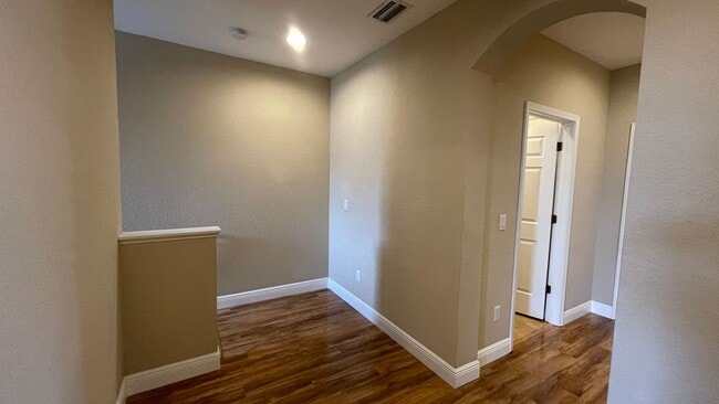 Building Photo - Unfurnished Annual Rental