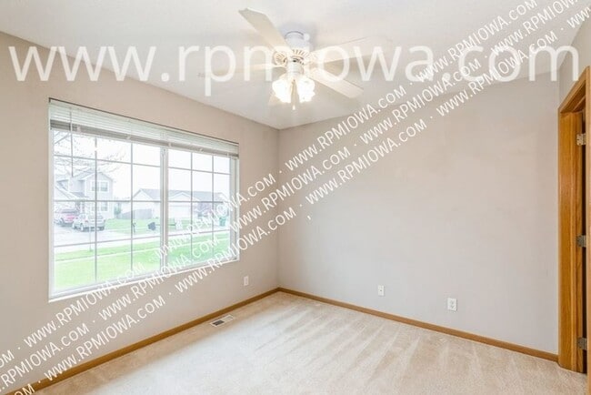 Building Photo - 908 SW 47th Cir