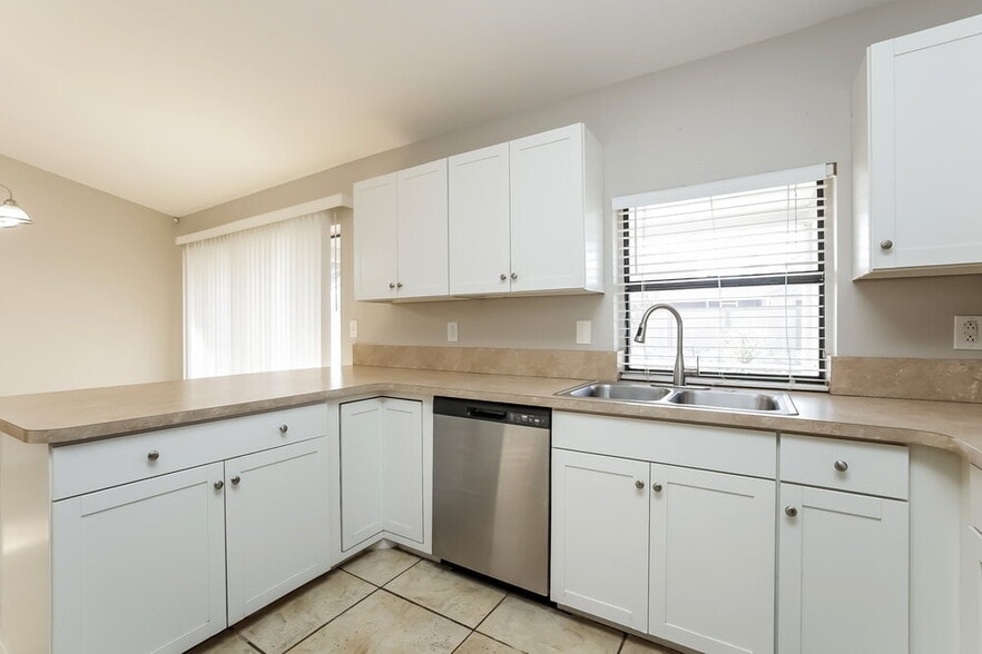 Building Photo - 244 SW 22nd Pl