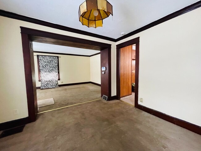 Building Photo - DREAM LOCATION !! LOOKS LIKE PRIVET ROAD !!!