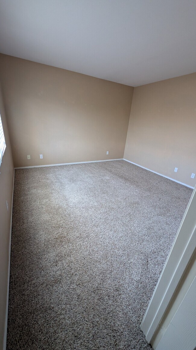 Building Photo - 11055 Kika Ct