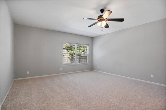 Building Photo - 3800 Tanglewilde St