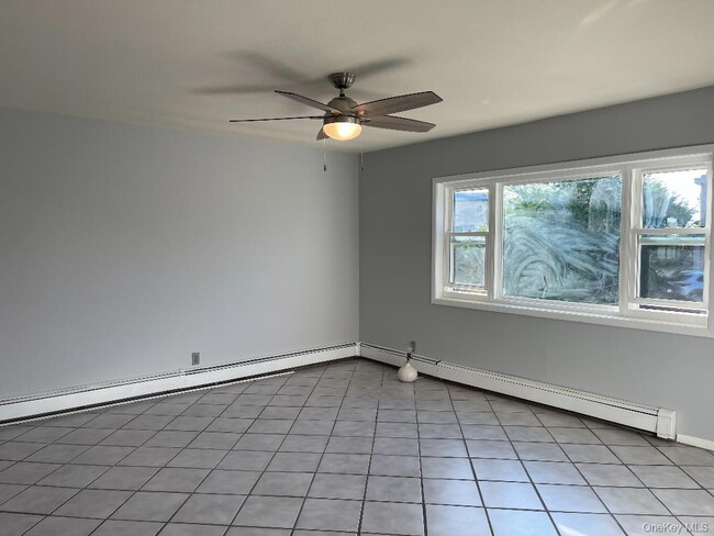 Building Photo - 17 Roosevelt Pl