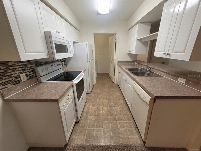 Building Photo - 36027 Deer Creek Dr