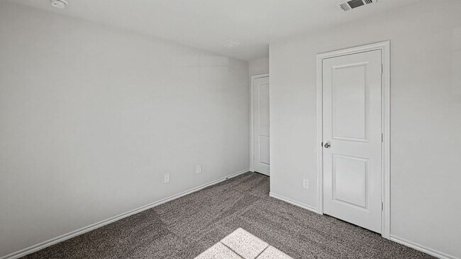 Building Photo - 3405 Tomahawk Dr