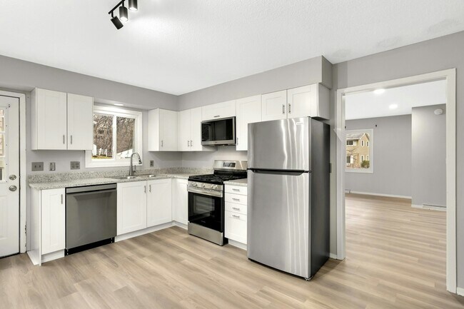 Building Photo - 510 Shadyside Cir