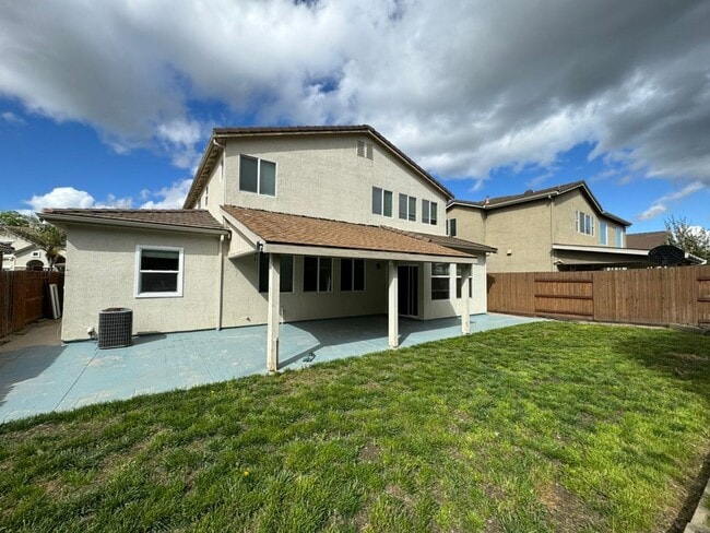 Building Photo - Sycamore Ranch 4 Bedroom Home For Rent