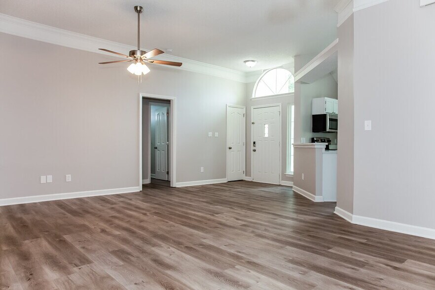 Building Photo - 10501 Southern Oak Ct