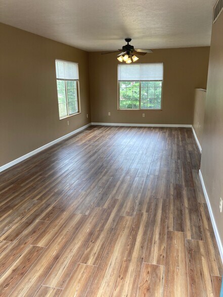 Building Photo - 1293 Redpine Way