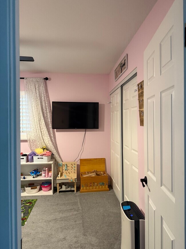 Building Photo - 5205 W Crocus Dr