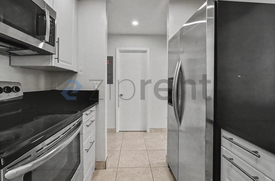 Building Photo - 1604 Hood Rd