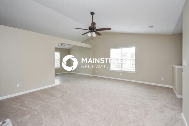 Building Photo - 4 Bedroom Pet-Friendly Home in Lithonia, GA with Main Street Renewal