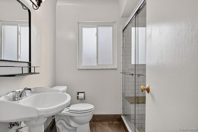 Building Photo - 13731 Elgin St