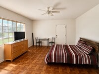 Building Photo - 6006 Jaguar Dr W