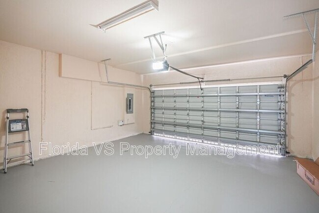 Building Photo - 10016 NW 89th Terrace