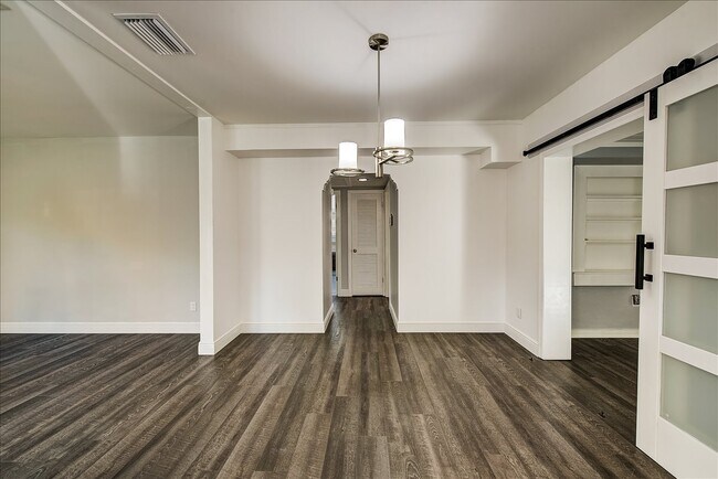 Building Photo - 1701 E Henry Ave