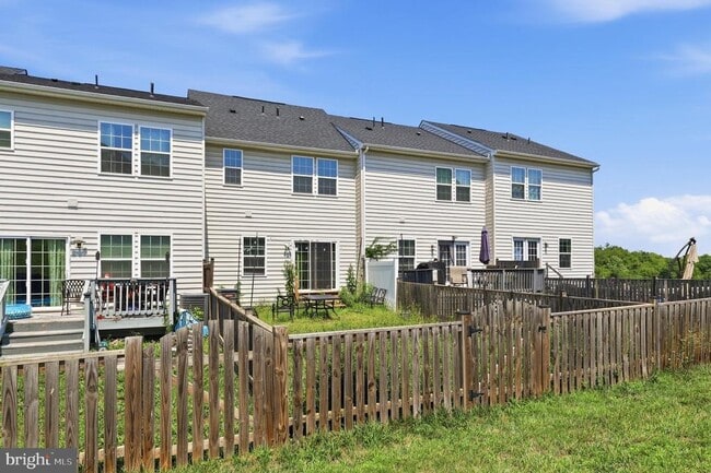Building Photo - 174 Ontario Dr