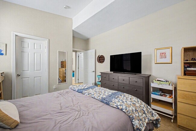 Building Photo - 6730 E Preston St