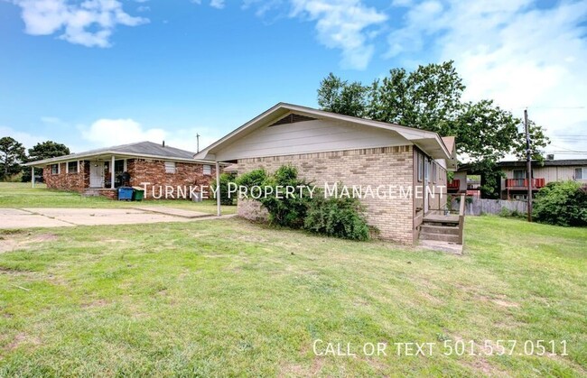 Building Photo - 4407 Lynn Ln