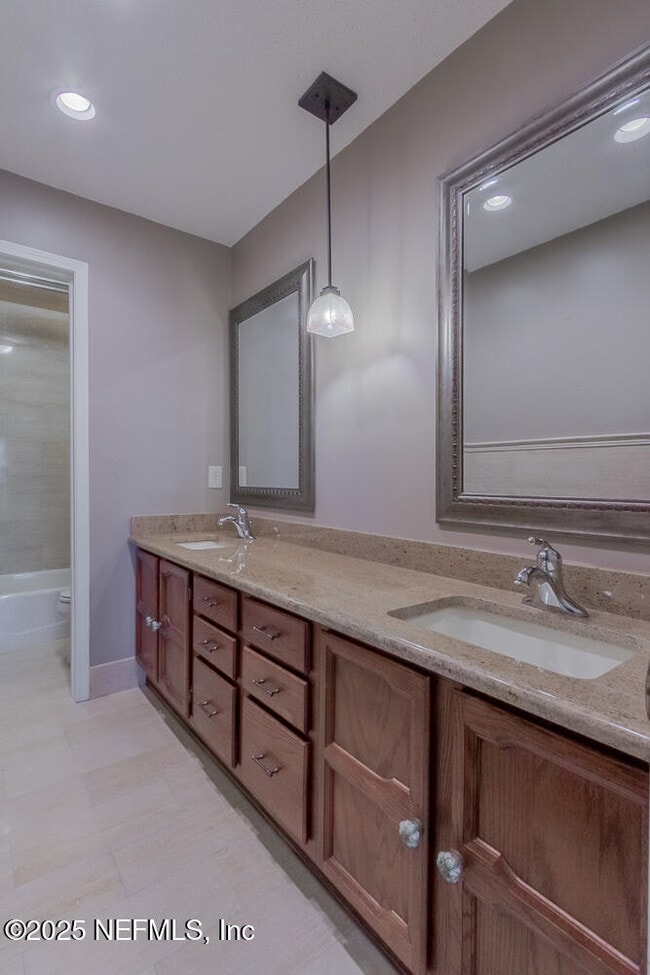 Building Photo - 4944 Mariners Point Dr